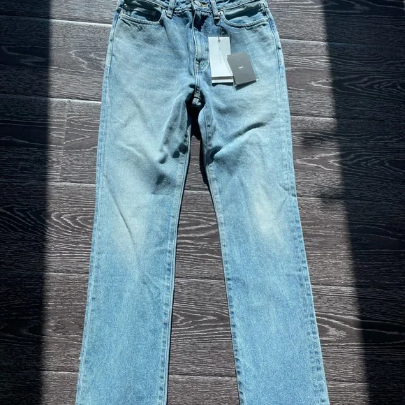 NWT JOHN ELLIOTT STELLA HIGH RISE AND STRAIGHT FAIRFAX JEANS SIZE 25 LIGHT DENIM - Picture 6 of 13